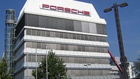 پاورپوینت کامل و جامع با عنوان بررسی شرکت پورشه (Porsche) در 56 اسلاید